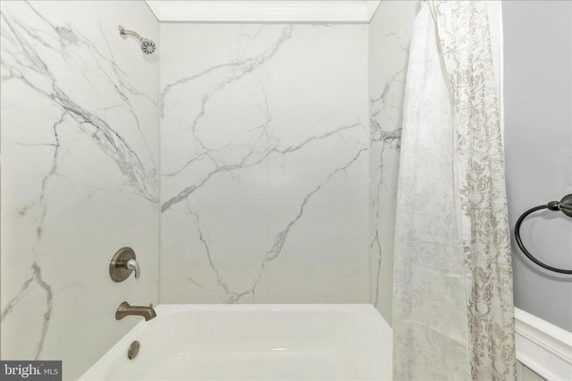 2160 COLLINGWOOD LN, Frederick, MD 21702