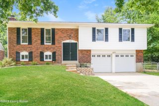 7402 Stone Bluff Ct, Louisville, KY 40291