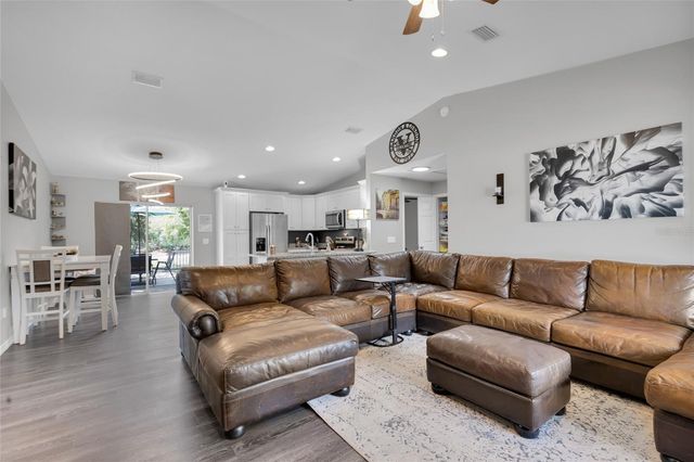 20 MALAUKA CIRCLE, Ocklawaha, FL 32179