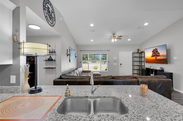 20 MALAUKA CIRCLE, Ocklawaha, FL 32179