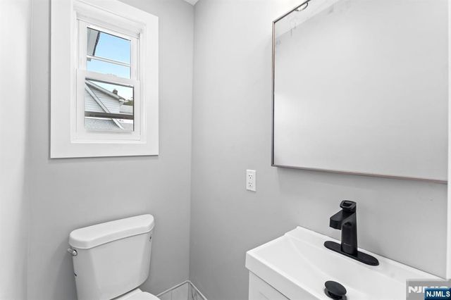 140 Brookside Avenue, Irvington, NJ 07111