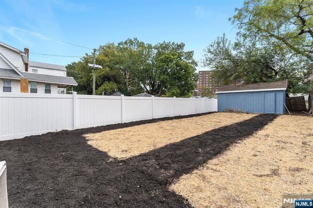 140 Brookside Avenue, Irvington, NJ 07111