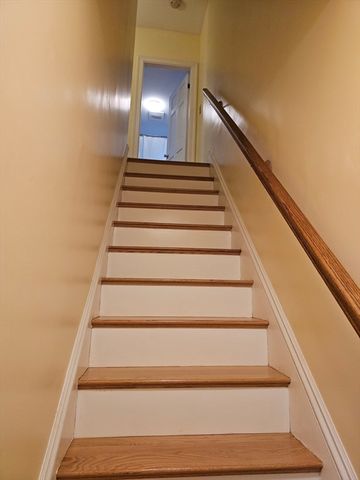 12 Hall St 12, Quincy, MA 02169