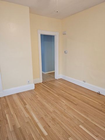 12 Hall St 12, Quincy, MA 02169