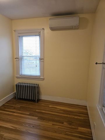 12 Hall St 12, Quincy, MA 02169