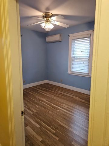 12 Hall St 12, Quincy, MA 02169