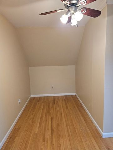 12 Hall St 12, Quincy, MA 02169