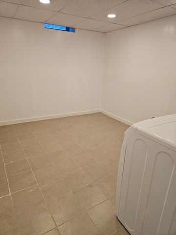 12 Hall St 12, Quincy, MA 02169