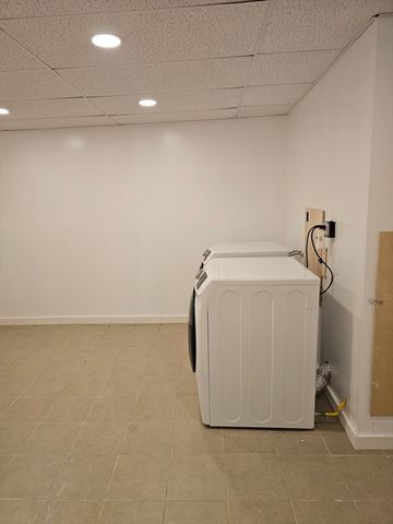 12 Hall St 12, Quincy, MA 02169