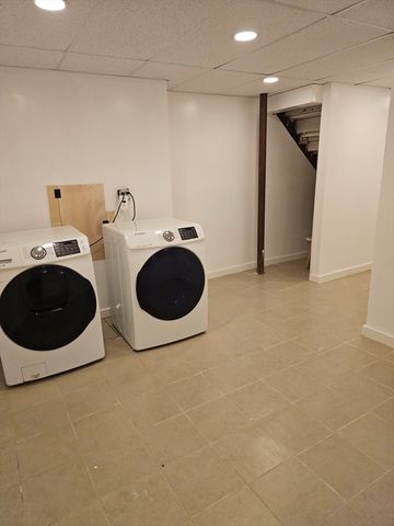 12 Hall St 12, Quincy, MA 02169