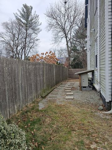 12 Hall St 12, Quincy, MA 02169