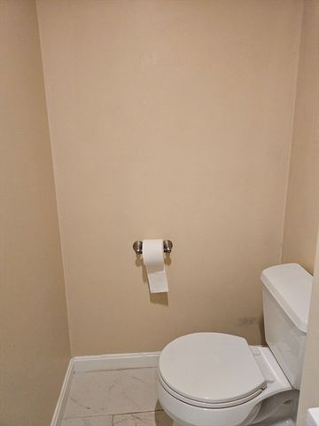 12 Hall St 12, Quincy, MA 02169