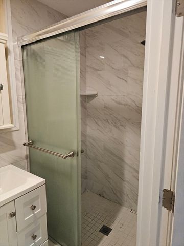 12 Hall St 12, Quincy, MA 02169