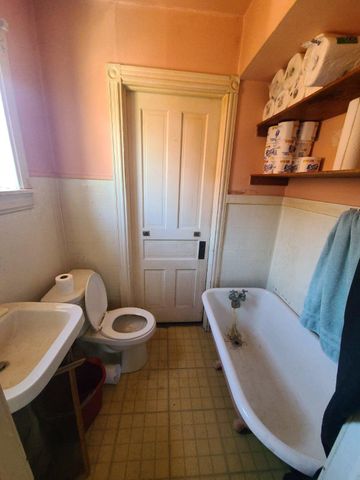 1424 POWELL ST, Norristown, PA 19401