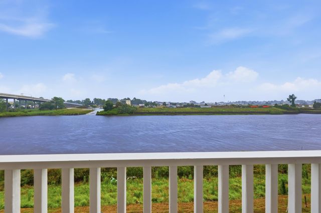 996 Triton Ave., Little River, SC 29566