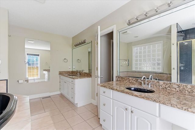 212 Watersedge Drive, Boiling Springs, SC 29316