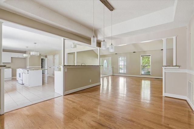 212 Watersedge Drive, Boiling Springs, SC 29316