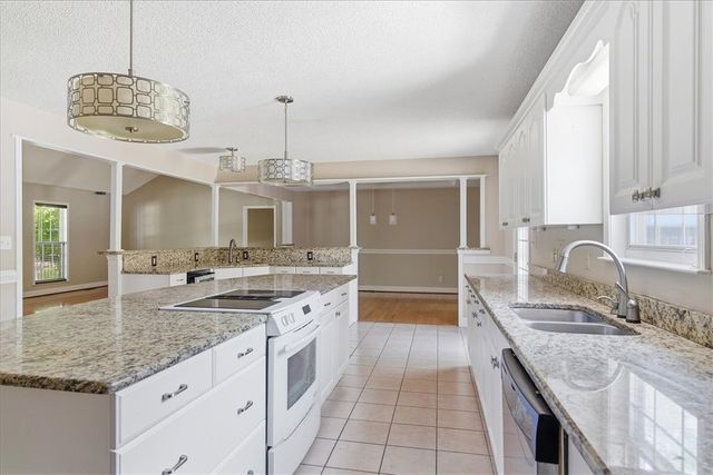 212 Watersedge Drive, Boiling Springs, SC 29316