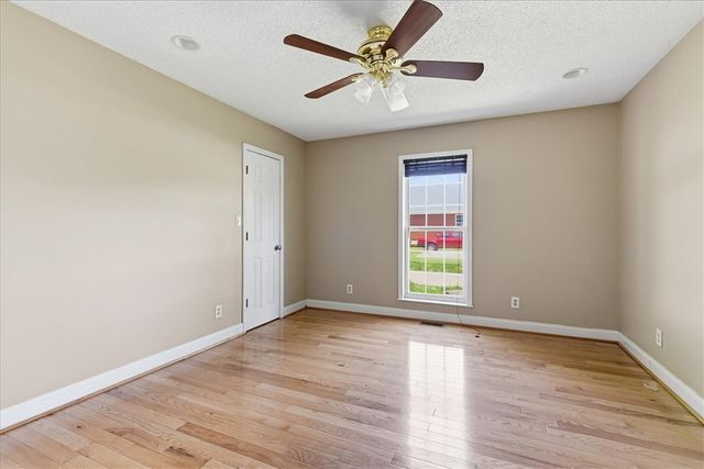 212 Watersedge Drive, Boiling Springs, SC 29316