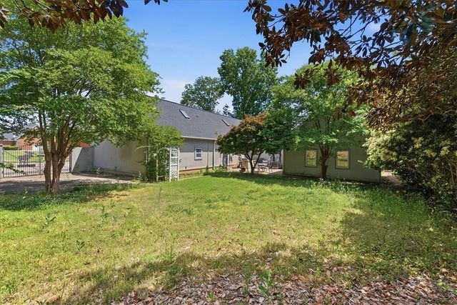 212 Watersedge Drive, Boiling Springs, SC 29316