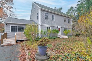 2 Diamond Ave, Lakeville, MA 02347