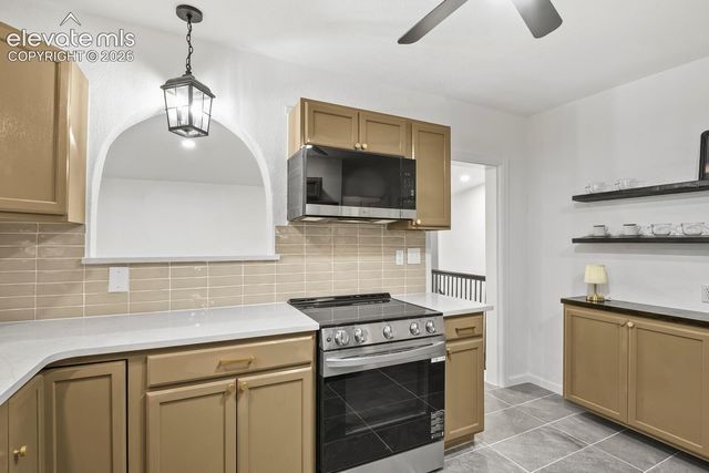 1017 E Evans Avenue, Pueblo, CO 81004