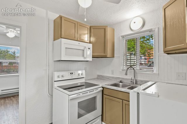 1017 E Evans Avenue, Pueblo, CO 81004