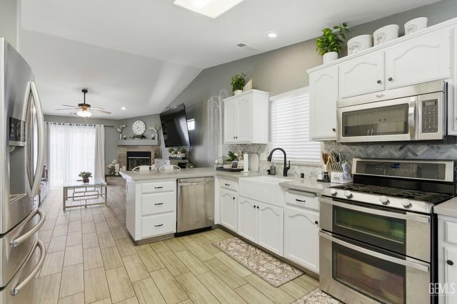 245 Sherman Peak Drive, Bakersfield, CA 93308