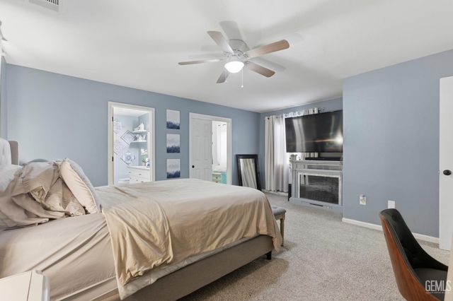 245 Sherman Peak Drive, Bakersfield, CA 93308