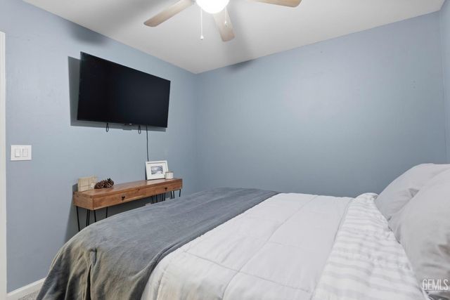 245 Sherman Peak Drive, Bakersfield, CA 93308