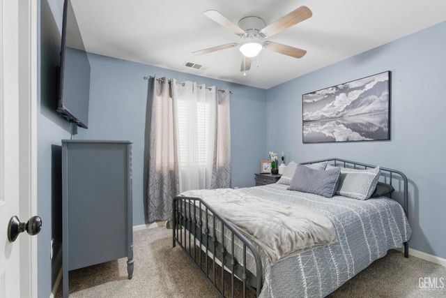 245 Sherman Peak Drive, Bakersfield, CA 93308