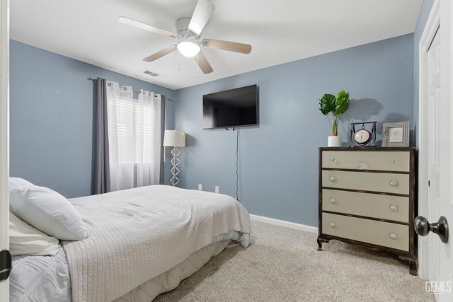 245 Sherman Peak Drive, Bakersfield, CA 93308