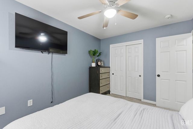 245 Sherman Peak Drive, Bakersfield, CA 93308