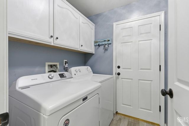 245 Sherman Peak Drive, Bakersfield, CA 93308