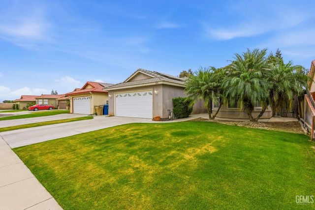 245 Sherman Peak Drive, Bakersfield, CA 93308