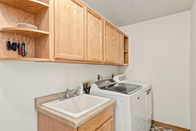 8659 Quinwood Lane N, Maple Grove, MN 55369