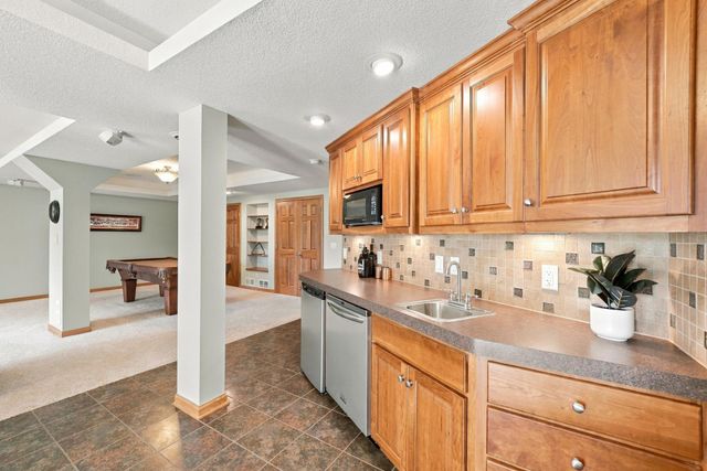 8659 Quinwood Lane N, Maple Grove, MN 55369