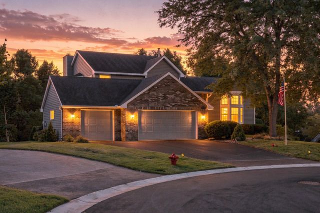 8659 Quinwood Lane N, Maple Grove, MN 55369
