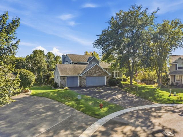 8659 Quinwood Lane N, Maple Grove, MN 55369