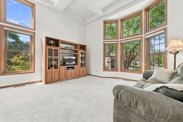 8659 Quinwood Lane N, Maple Grove, MN 55369