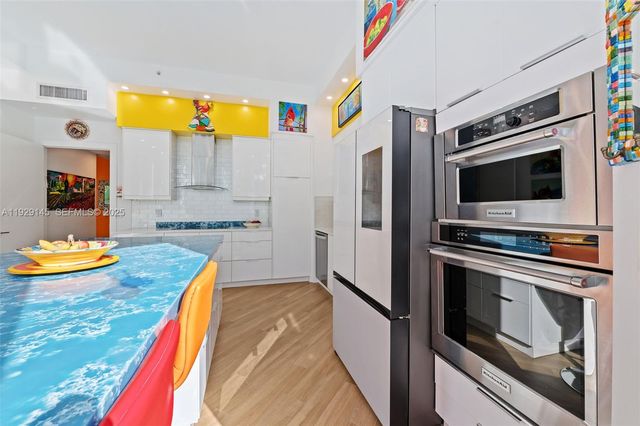 16400 Collins Ave TH-4, Sunny Isles Beach, FL 33160