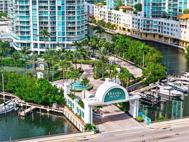 16400 Collins Ave TH-4, Sunny Isles Beach, FL 33160