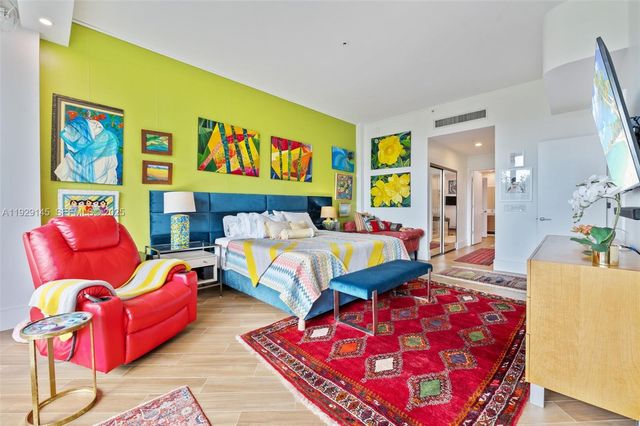 16400 Collins Ave TH-4, Sunny Isles Beach, FL 33160