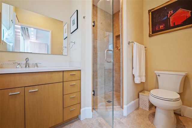 16400 Collins Ave TH-4, Sunny Isles Beach, FL 33160