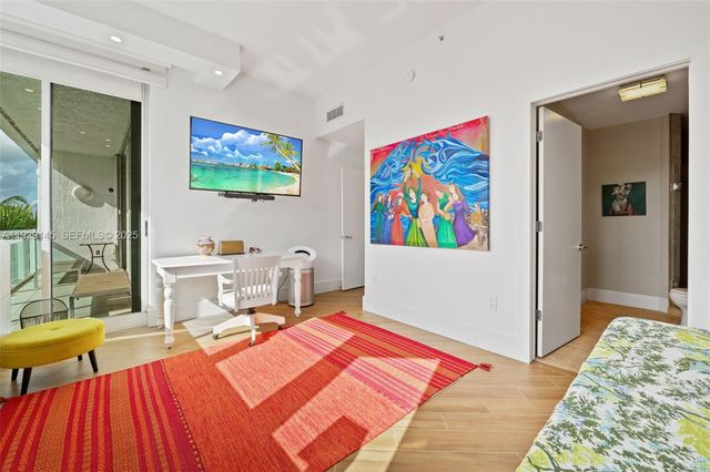 16400 Collins Ave TH-4, Sunny Isles Beach, FL 33160