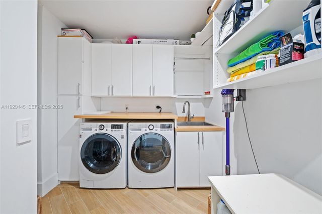 16400 Collins Ave TH-4, Sunny Isles Beach, FL 33160