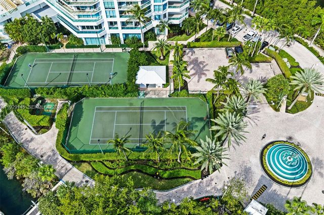 16400 Collins Ave TH-4, Sunny Isles Beach, FL 33160