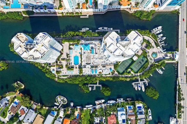 16400 Collins Ave TH-4, Sunny Isles Beach, FL 33160