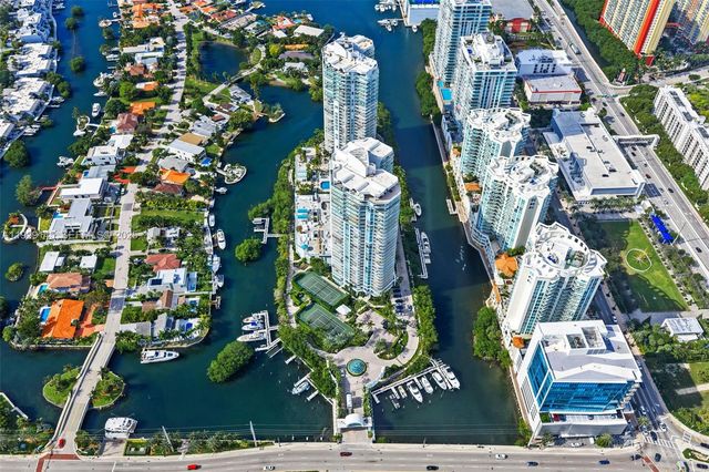 16400 Collins Ave TH-4, Sunny Isles Beach, FL 33160