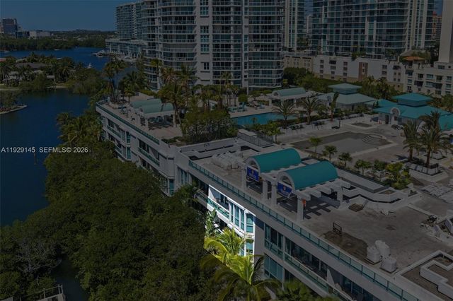 16400 Collins Ave TH-4, Sunny Isles Beach, FL 33160